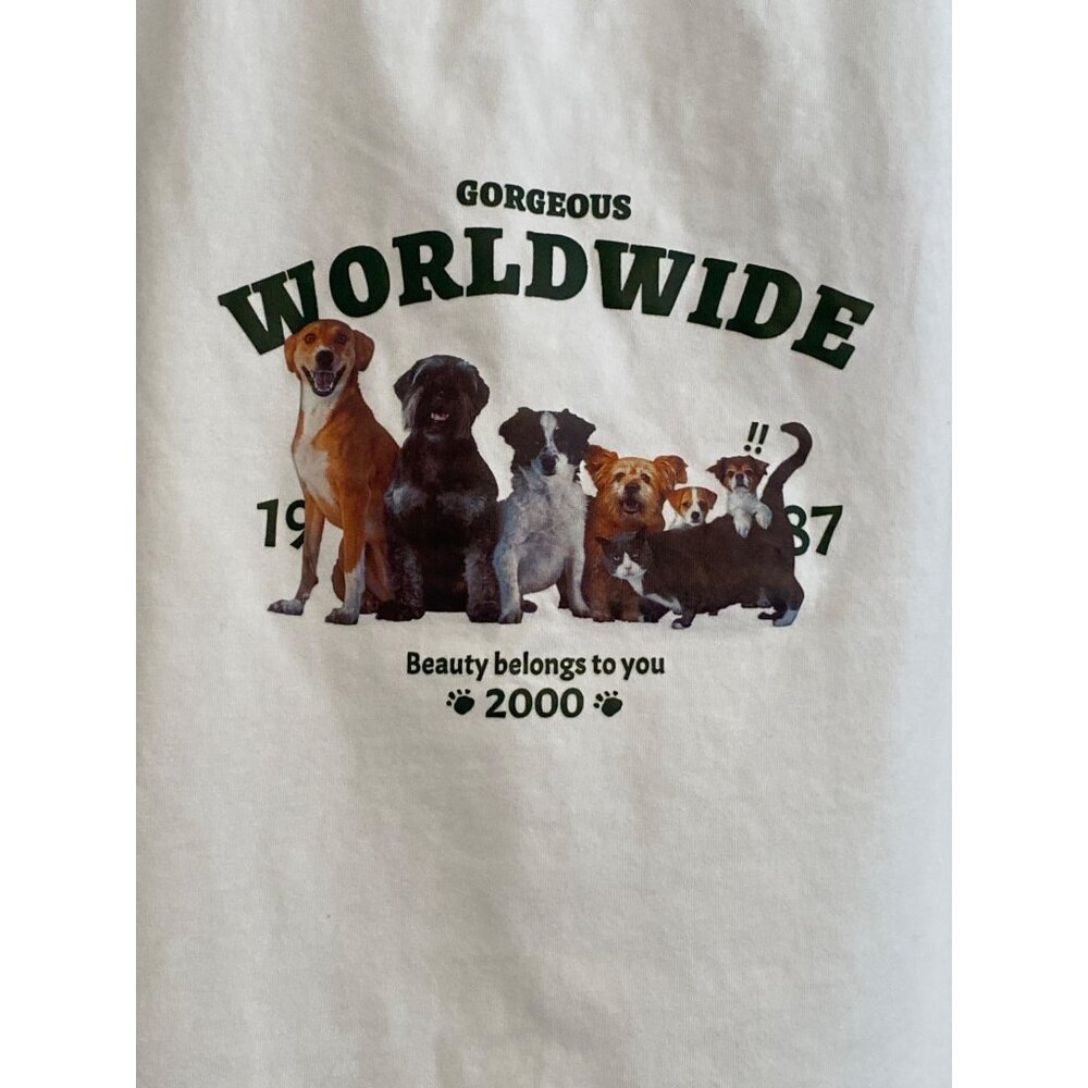 Dazy Top  White T Shirt 1987 Dog Cat Animal Gorgeous World Wide Beauty Belong S